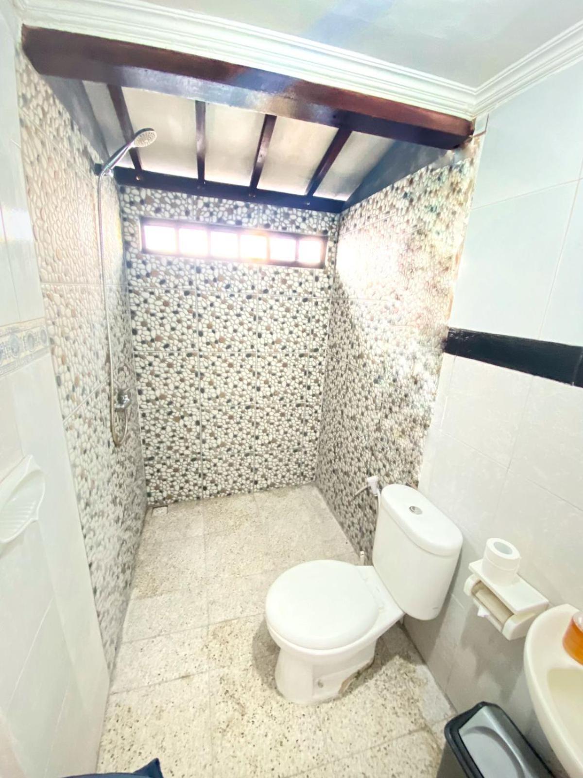 Kris Kos Hotel Canggu  Bagian luar foto